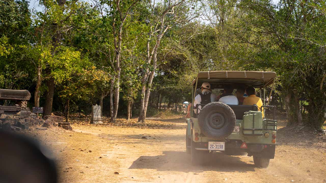 Jeep to Countryside for Sunset Boat with Champagne